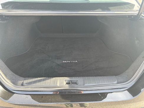 Used 2025 Nissan Sentra SV image 10