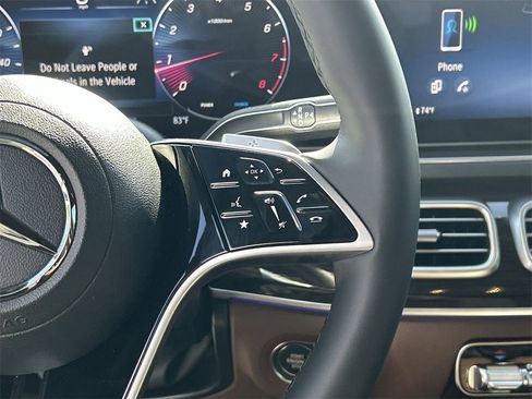 Used 2025 Mercedes-Benz GLE 350 4MATIC image 27