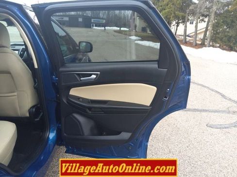 Used 2020 Ford Edge SE image 42