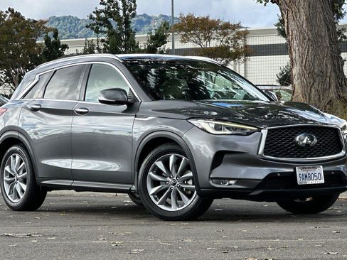 Used 2022 INFINITI QX50 Essential w/ Cargo Package image 2
