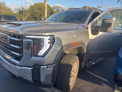 Used 2024 GMC Sierra 2500 SLT w/ SLT Premium Package image 2