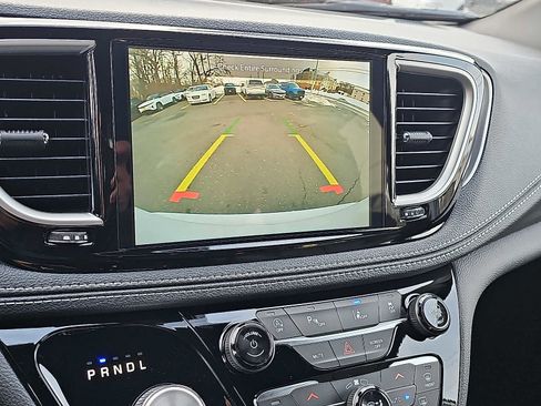 New 2026 Chrysler Pacifica Select image 13