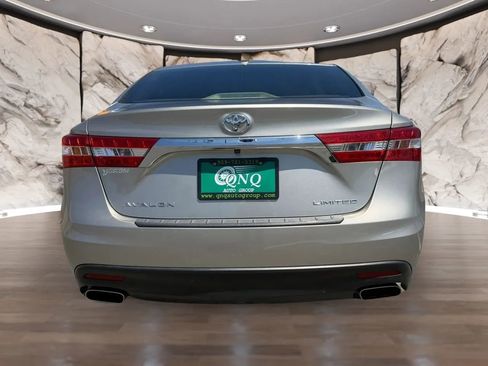 Used 2013 Toyota Avalon Limited w/ Technology Pkg FWD image 7