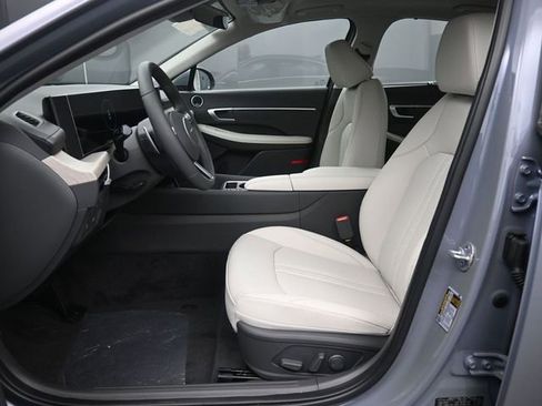 Used 2025 Hyundai Sonata Limited image 12