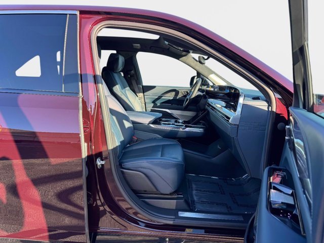 Certified 2025 Cadillac Escalade IQ Luxury 2 w/ LPO, Premium Carpet Package AWD/4WD image 13