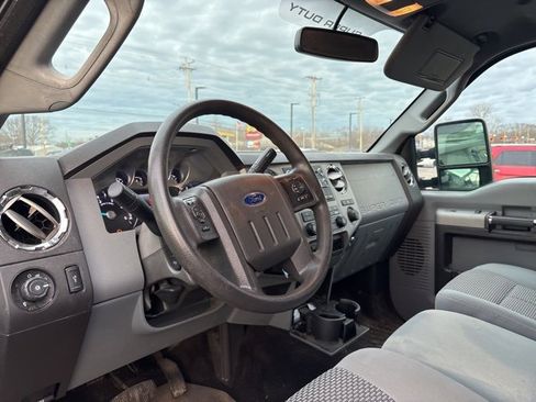 Used 2014 Ford F250 XLT w/ XLT Premium Package image 16
