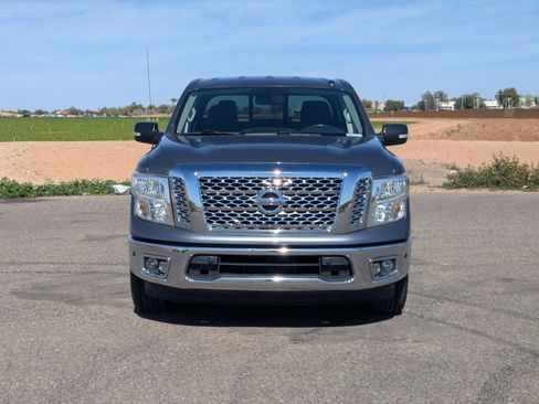 Used 2017 Nissan Titan SV image 8