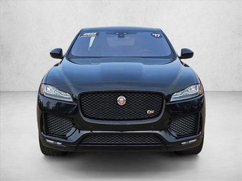 Used 2017 Jaguar F-PACE S image 2