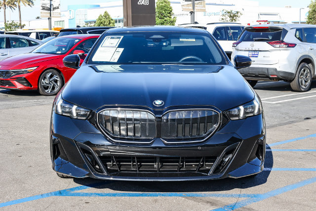 Used 2024 BMW 530i w/ M Sport Package RWD image 2
