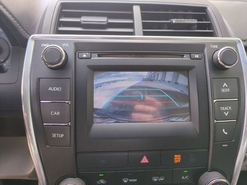 Used 2017 Toyota Camry LE image 13