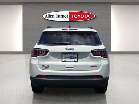 Used 2025 Jeep Compass Latitude AWD/4WD image 7