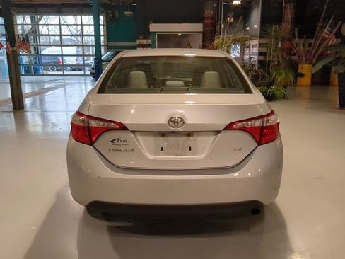 Used 2016 Toyota Corolla LE image 9