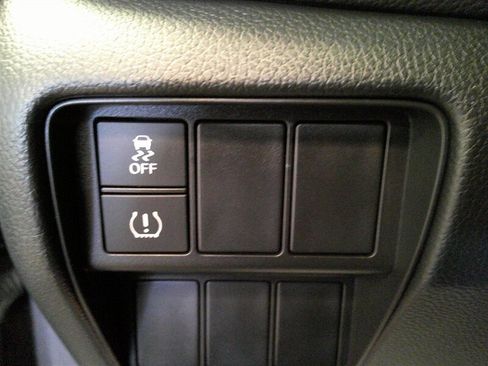 Used 2018 Honda CR-V LX image 20