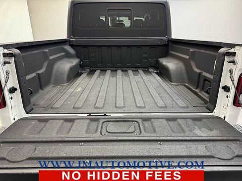 Used 2023 Jeep Gladiator Sport image 11