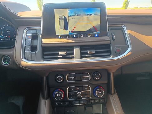 Used 2022 Chevrolet Suburban High Country w/ Premium Package image 22