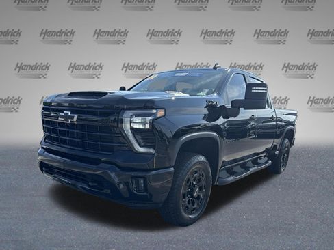 Used 2024 Chevrolet Silverado 2500 LT w/ Midnight Edition AWD/4WD image 5