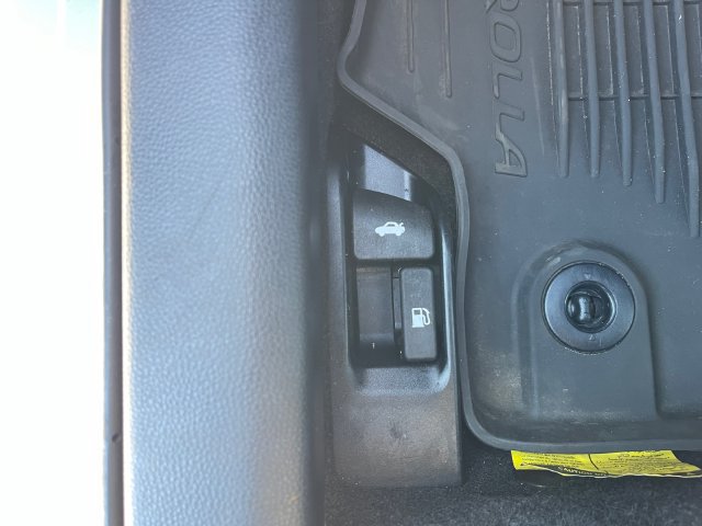 Used 2026 Toyota Corolla SE FWD image 18