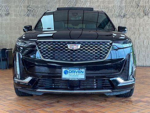 Used 2023 Cadillac XT6 Premium Luxury w/ Technology Package AWD/4WD image 3