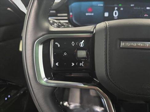 Certified 2025 Land Rover Range Rover Sport SE image 18