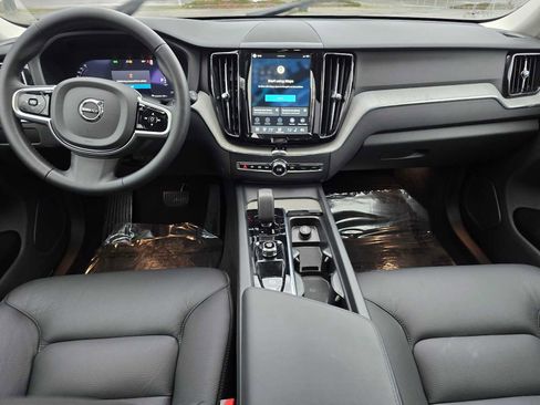 Certified 2025 Volvo XC60 B5 Plus AWD/4WD image 19