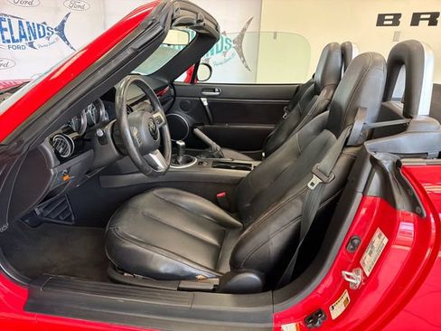 Used 2006 MAZDA MX-5 Miata Grand Touring RWD image 9