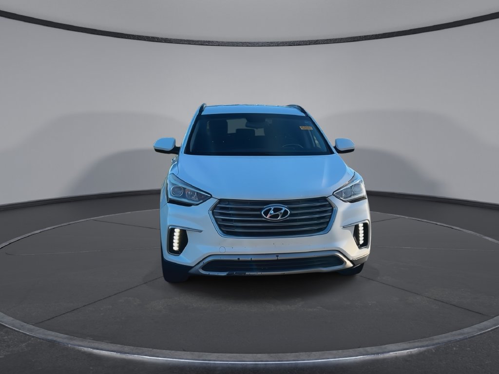 Used 2017 Hyundai Santa Fe SE FWD image 3