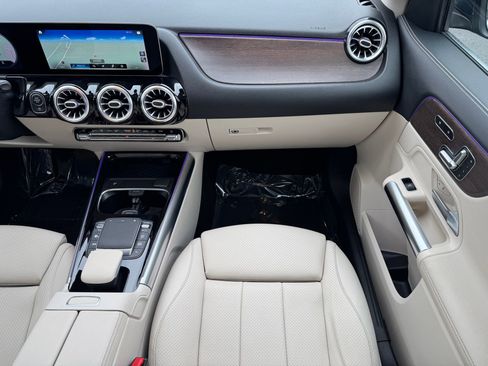 Certified 2021 Mercedes-Benz GLA 250 4MATIC image 17