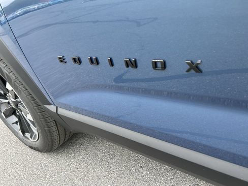 Used 2026 Chevrolet Equinox RS AWD/4WD image 12
