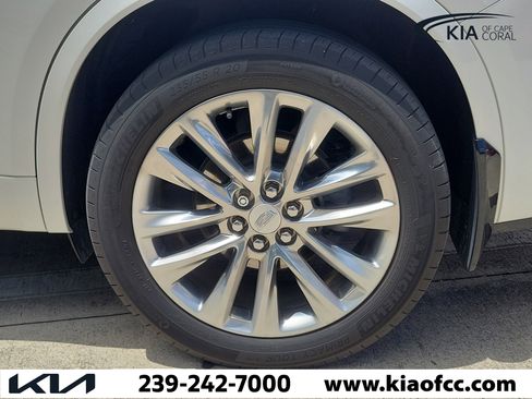 Used 2021 Cadillac XT6 Premium Luxury AWD/4WD image 11