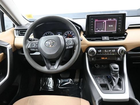 Used 2021 Toyota RAV4 XLE AWD/4WD image 19