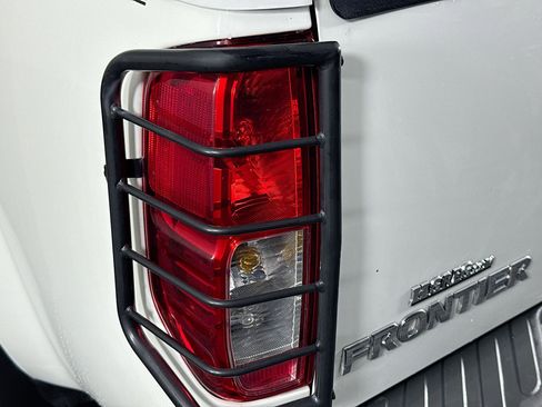 Used 2018 Nissan Frontier S image 34