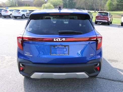 Used 2024 Kia Seltos LX image 4