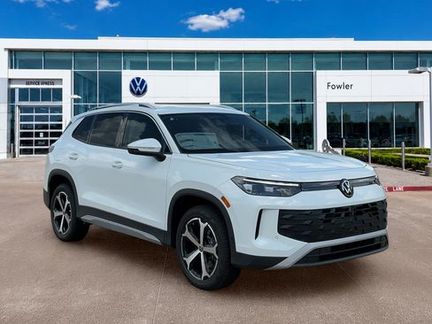 New 2026 Volkswagen Tiguan SE AWD/4WD image 3