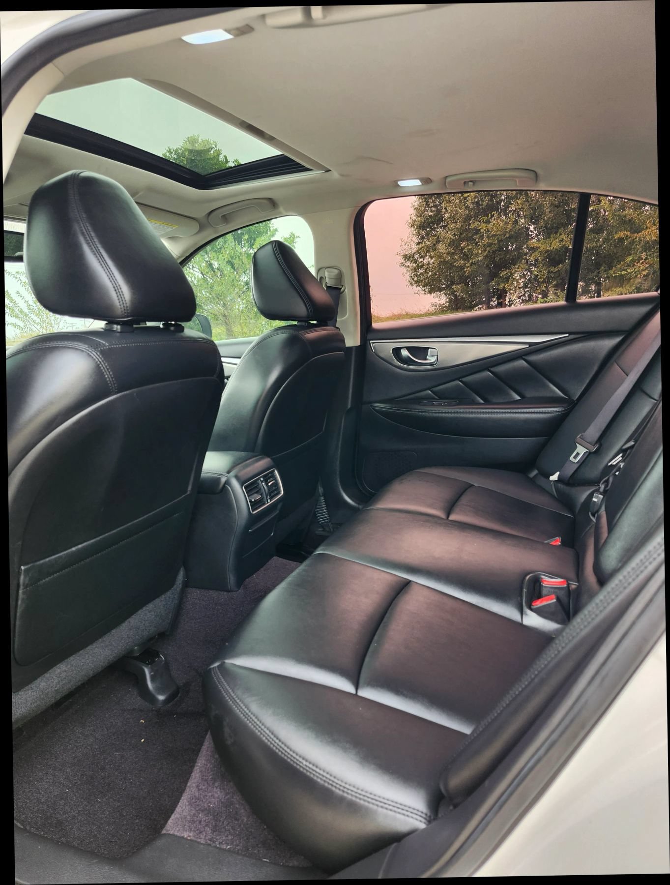 Used 2015 INFINITI Q50 Premium w/ Navigation Package AWD/4WD image 13