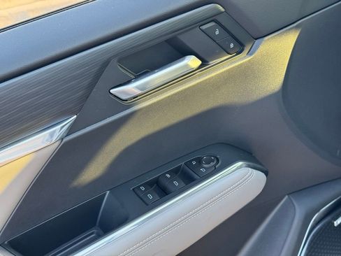 New 2026 GMC Acadia Elevation image 18