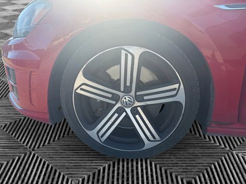 Used 2016 Volkswagen Golf R 4-Door image 14