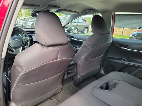Used 2020 Toyota Camry LE FWD image 11