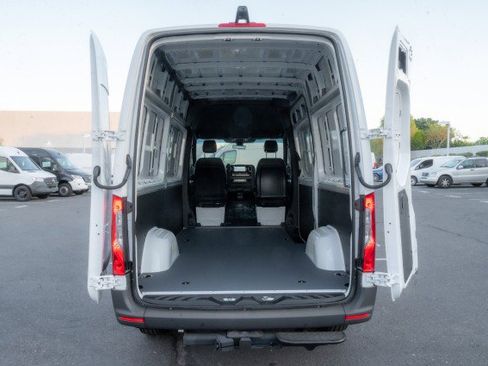 New 2025 Mercedes-Benz Sprinter 2500 image 9