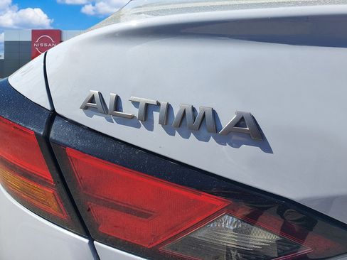New 2026 Nissan Altima 2.5 SR FWD image 9