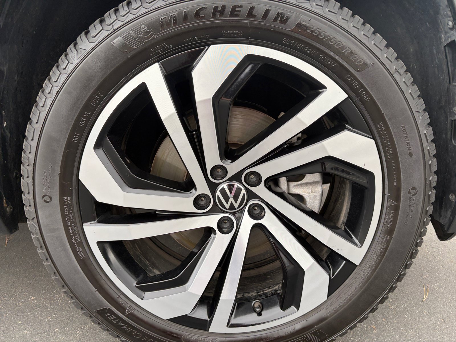 Used 2023 Volkswagen Atlas SEL AWD/4WD image 30