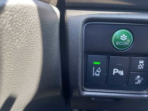 Used 2017 Honda Accord Touring image 6