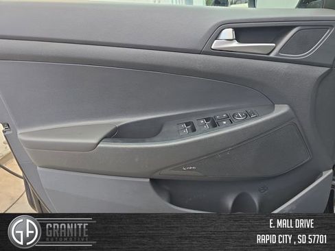 Used 2021 Hyundai Tucson Ultimate w/ Cargo Package AWD/4WD image 11