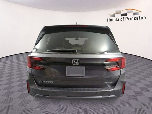 New 2026 Honda Odyssey Touring image 3