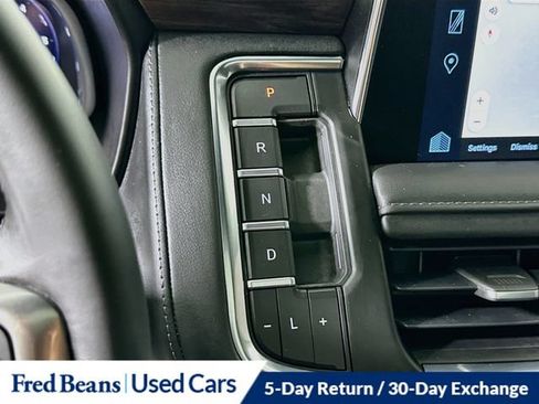 Used 2023 Chevrolet Suburban Z71 w/ Luxury Package AWD/4WD image 24