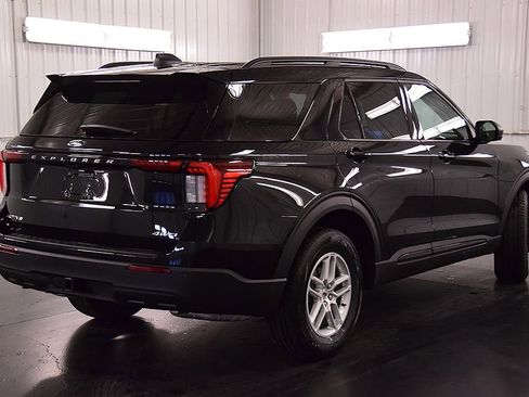 New 2026 Ford Explorer Active AWD/4WD image 7