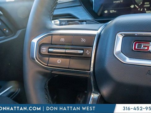 Used 2025 GMC Acadia Elevation image 13