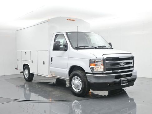New 2026 Ford E-350 and Econoline 350 Super Duty w/ Power Equipment Group image 59