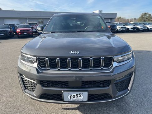 New 2026 Jeep Grand Cherokee Limited image 2