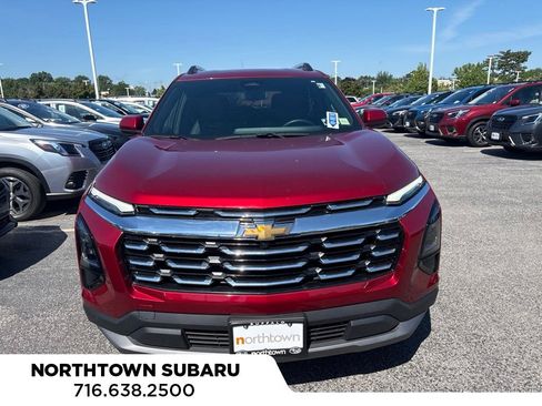 Used 2025 Chevrolet Equinox LT w/ Convenience Package II AWD/4WD image 2