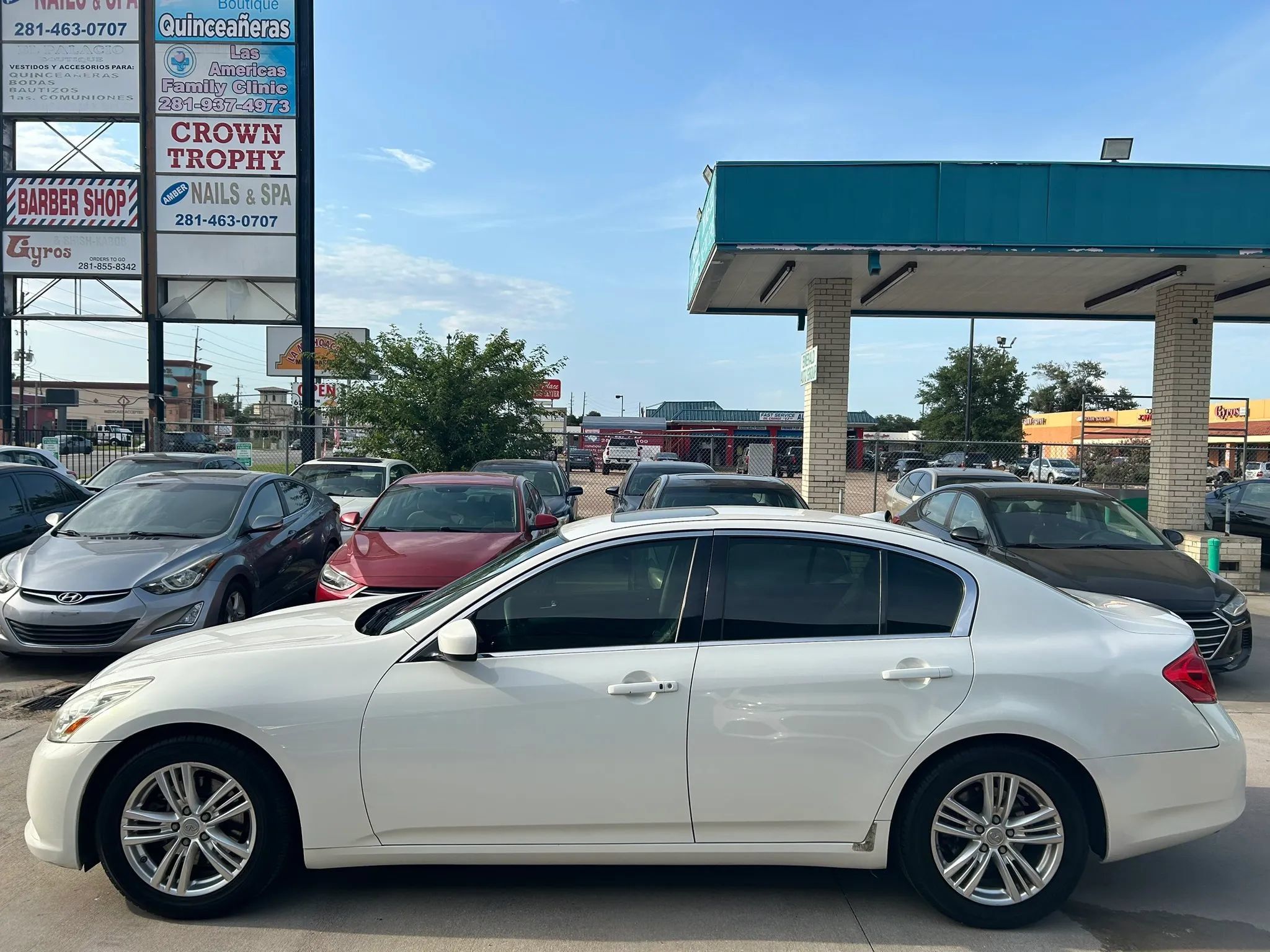 Used 2011 INFINITI G37 Journey w/ Premium Pkg RWD image 2